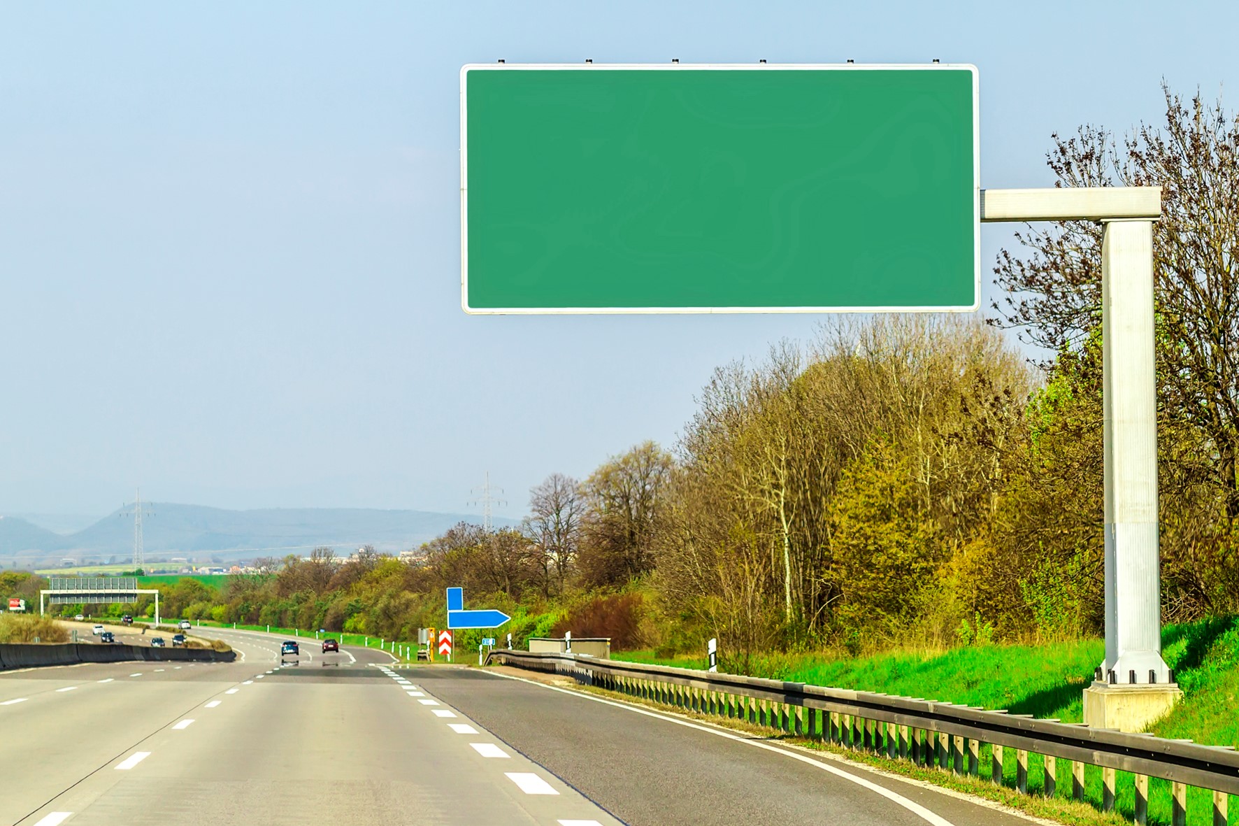 Você está visualizando atualmente A importância da utilização de semi-pórticos para a sinalização nas rodovias